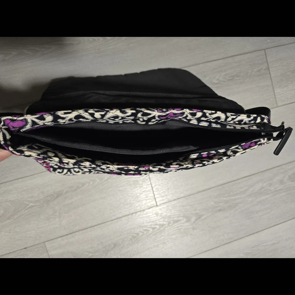 Vera Bradley Stylish Black and Purple Patterned Women's Messanger/Comput…
